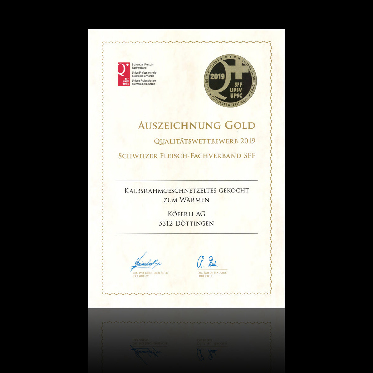 KALBSRAHMGESCHNETZELTES GEKOCHT