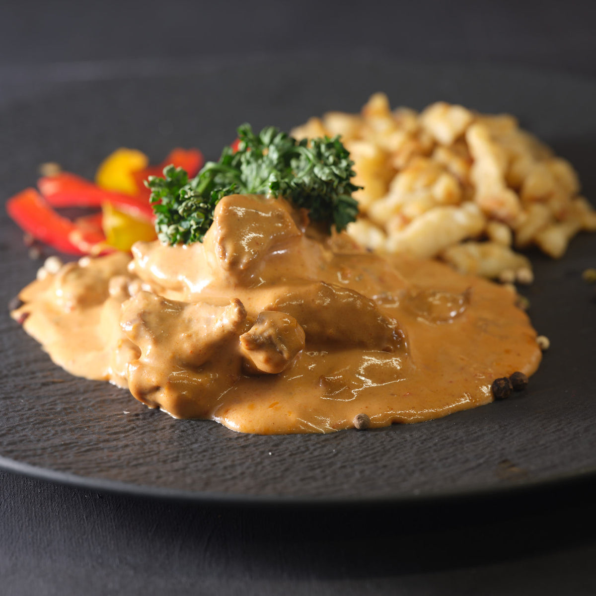 RINDSGESCHNEZELTES STROGANOFF